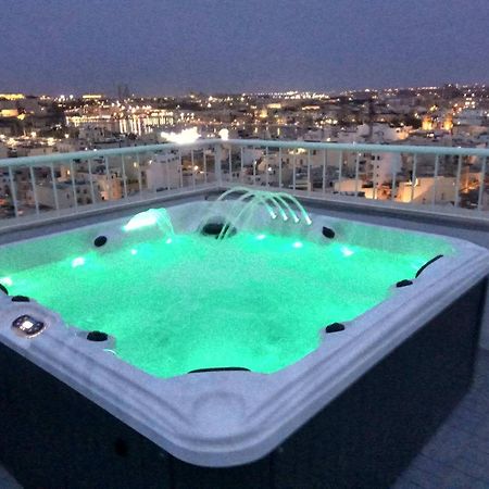 Wonderful Apartments With Shared Jacuzzi And Panorama Rooftop Gzira Extérieur photo
